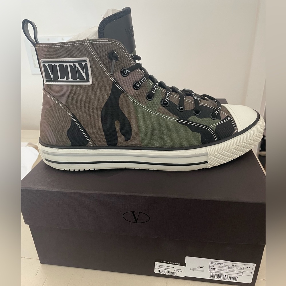 Valentino Sneakers